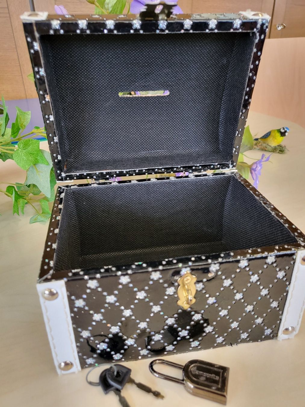 Cassapanche: kleine Spar- Truhe - Schatulle  mit Schloss – Nuovo (secondo la descrizione) da Linden venduto da Mb2bb 4