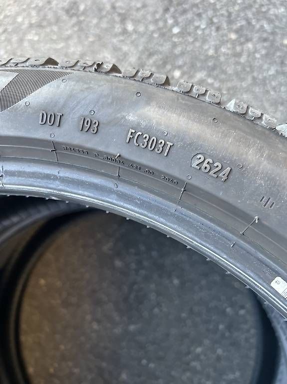 Pneus & Roues: 2 x 235/40/19 Pirelli Winterreifen  – D'occasion à Frasnacht par nobloff 6