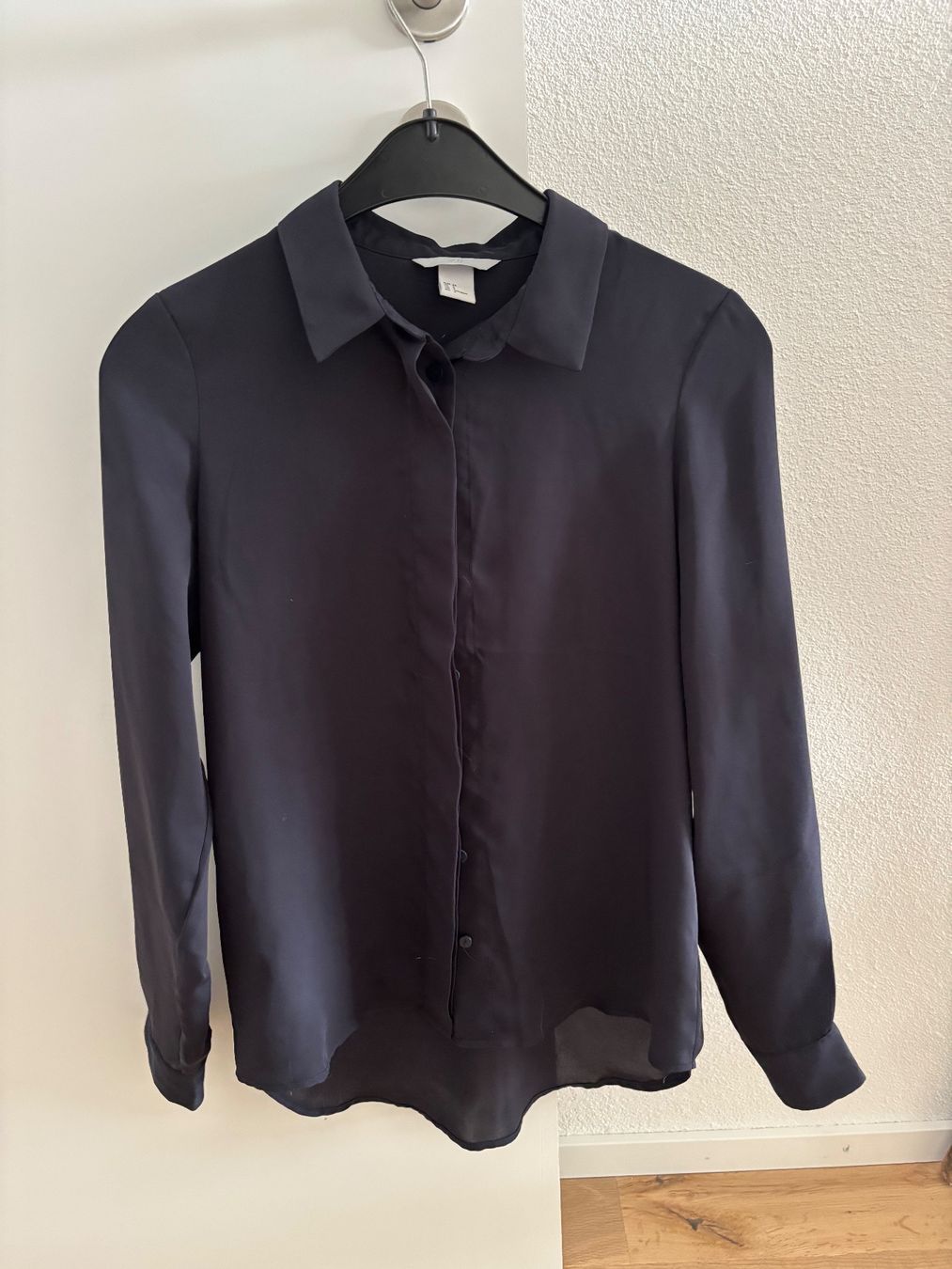 H&M Blusen: Knitterfreies Hemd / Bluse H&M – Neu (gemäss Beschreibung) aus Winznau von Lauralavera1