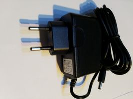 Chargeurs 5.5 Volts pour Natel + ancienne prise