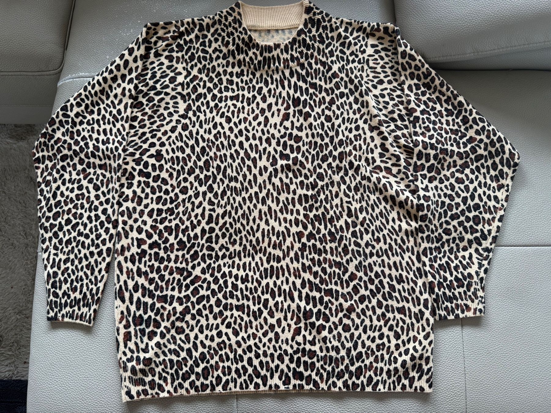 Lotti di vestiti: Set aus 2 Pullover Leo Print, Gr. M, top Zustand – Usato da Affoltern am Albis venduto da Rinale 1