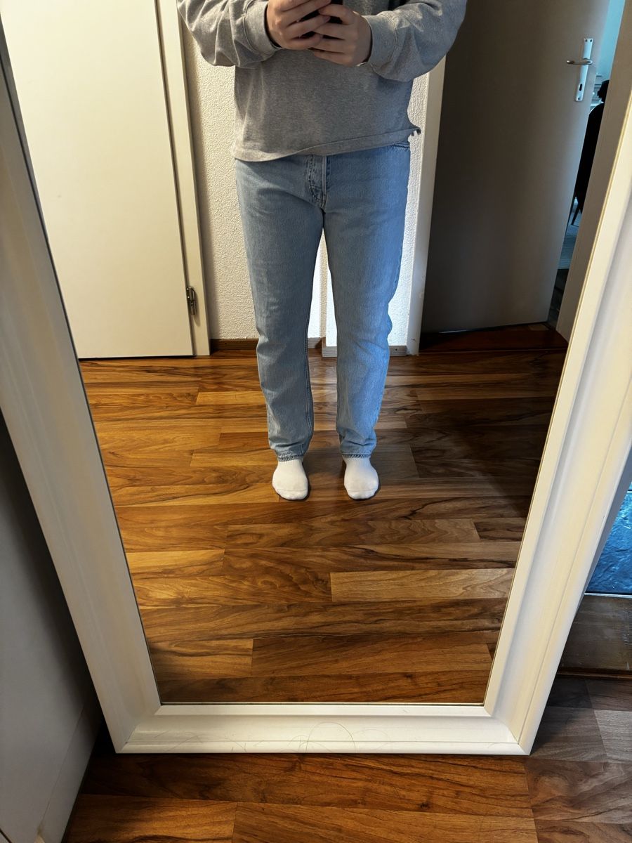 Weekday Jeans: Weekday Pine Regular Tapered Jeans | 33/30 – Usato da St. Gallen venduto da NPC_mit_Twint 5