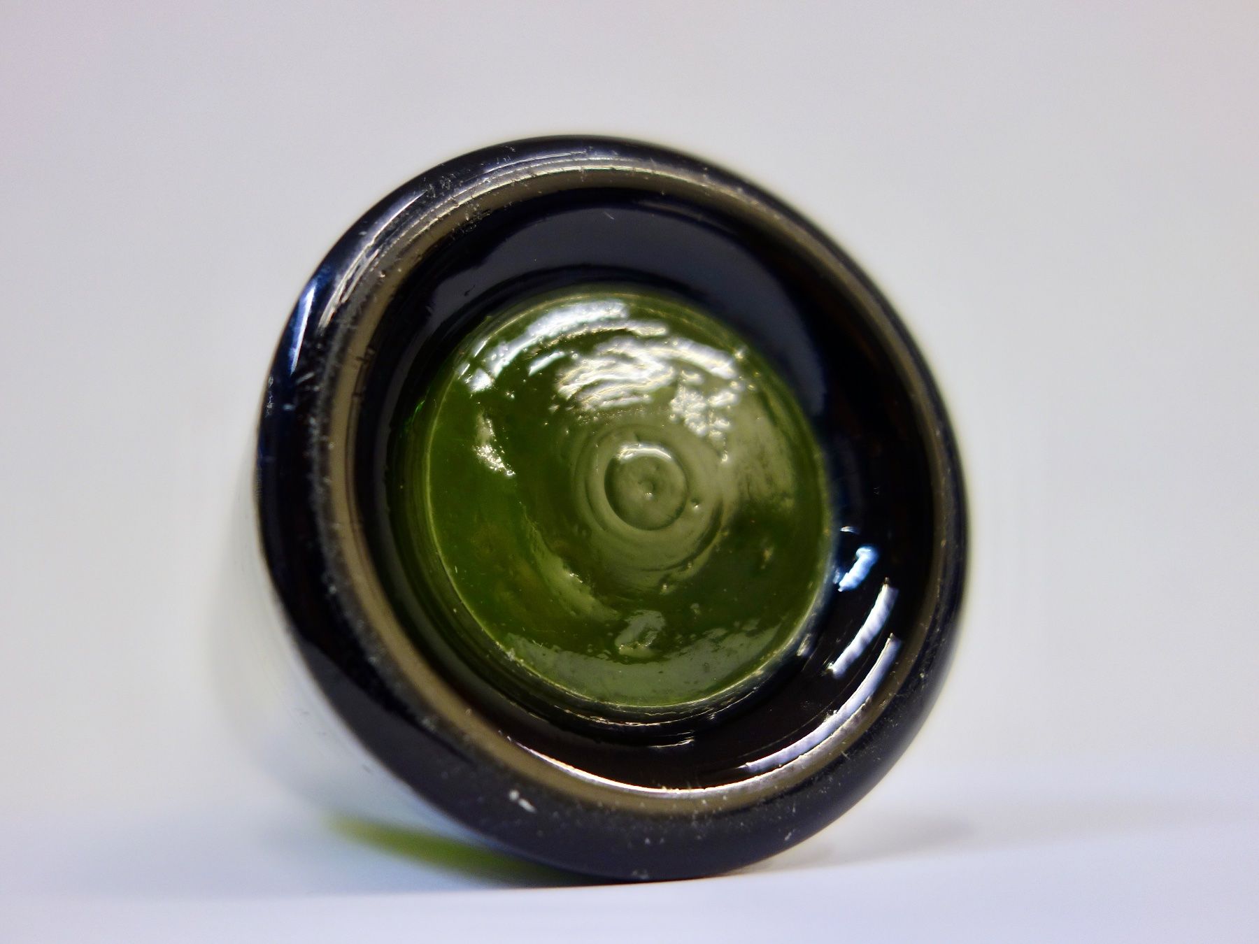 Gläser, Krüge & Flaschen: kleine alte Flasche SCHWEIZER GETRÄNKE A.G. MÄNNEDORF – Gebraucht aus Kerzers von Flaschenposten 8