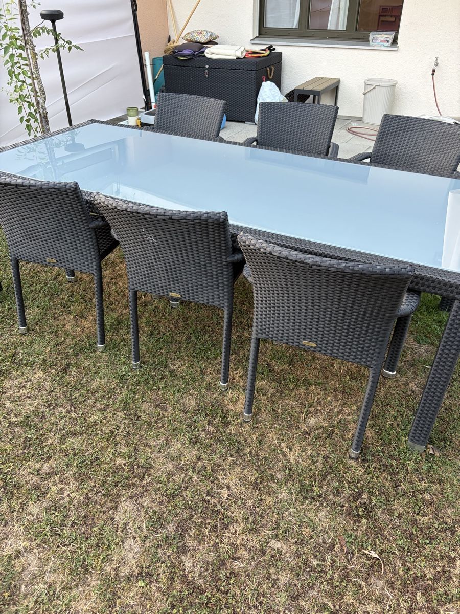 Tavoli: Vip Loung Gartentisch inklusive 8 Stühlen – Usato da Jona venduto da Ensign2 3