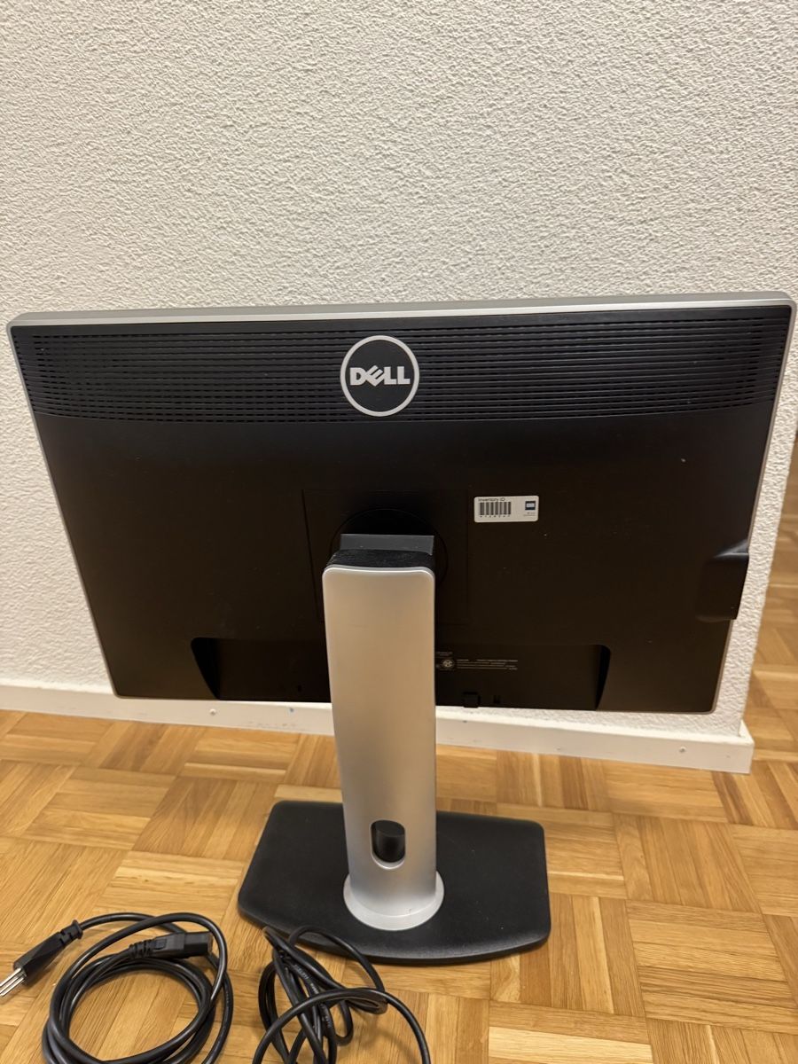 Dell Monitor: Monitor DELL – Usato da Bäch SZ venduto da edo_9m62 2