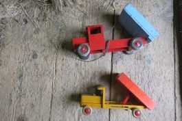 2 Holz-Spielzeuglaster, Oldtimer, Vintage, Rarität!