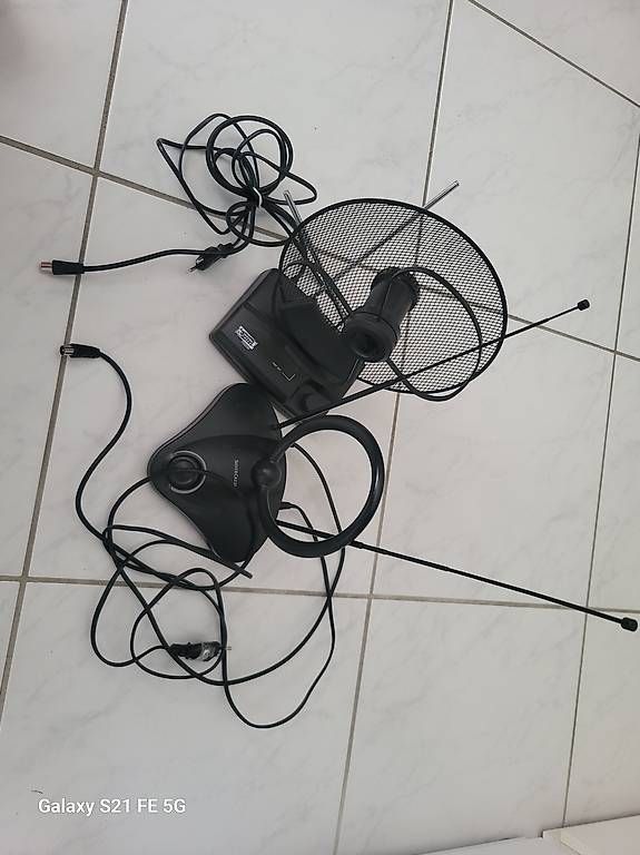 Radiocomunicazione: Antenna amplificata TV  – Usato da Roveredo GR venduto da drifter88