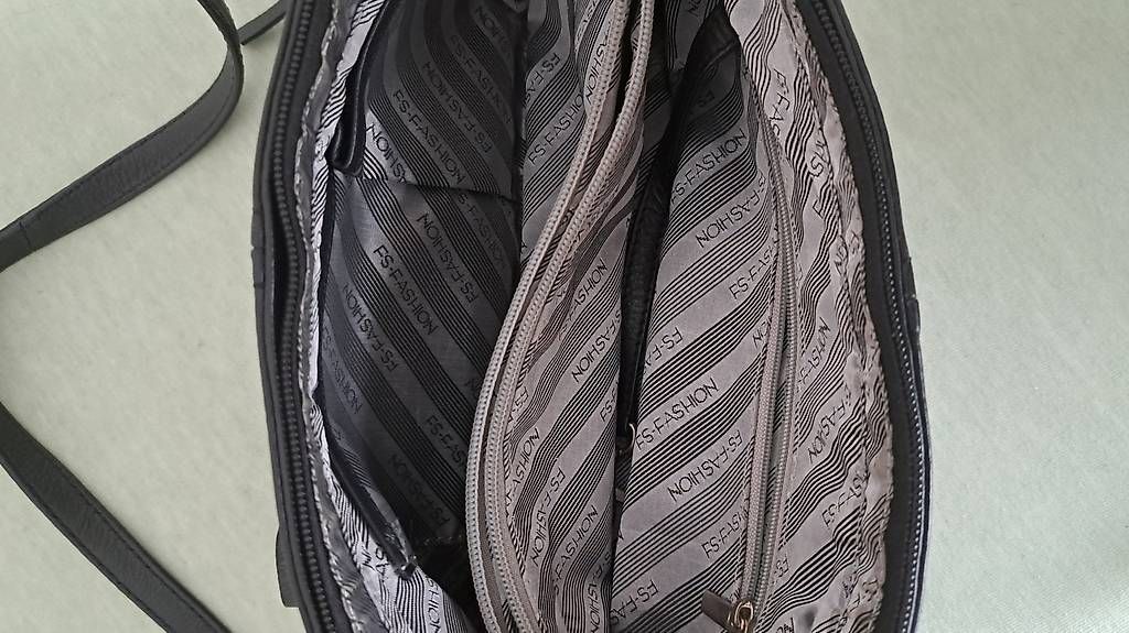 Borse da donna: Leder-Handtasche schwarz – Usato da Uetikon am See venduto da gra_p62s 2