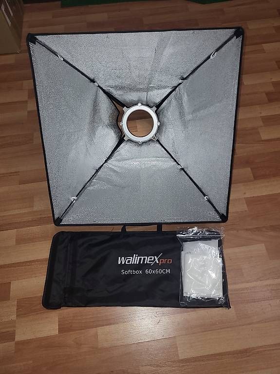 Altri Accessori: Walimex Softbox 60x60 cm – Usato da Pfungen venduto da meierda89