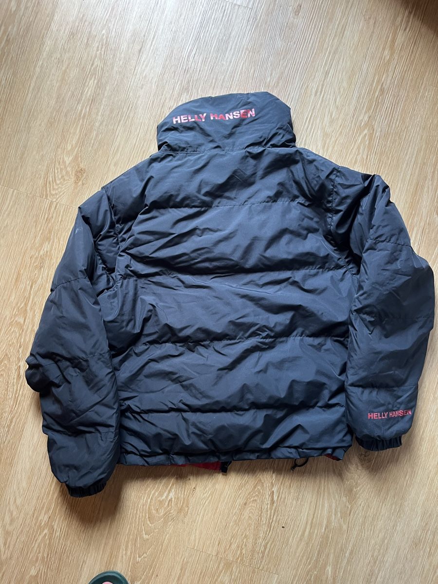Helly Hansen Vestes: Daunenjacke Helly Hansen dunkelblau rot Grösse M – D'occasion à Zürich par jaelllara 2