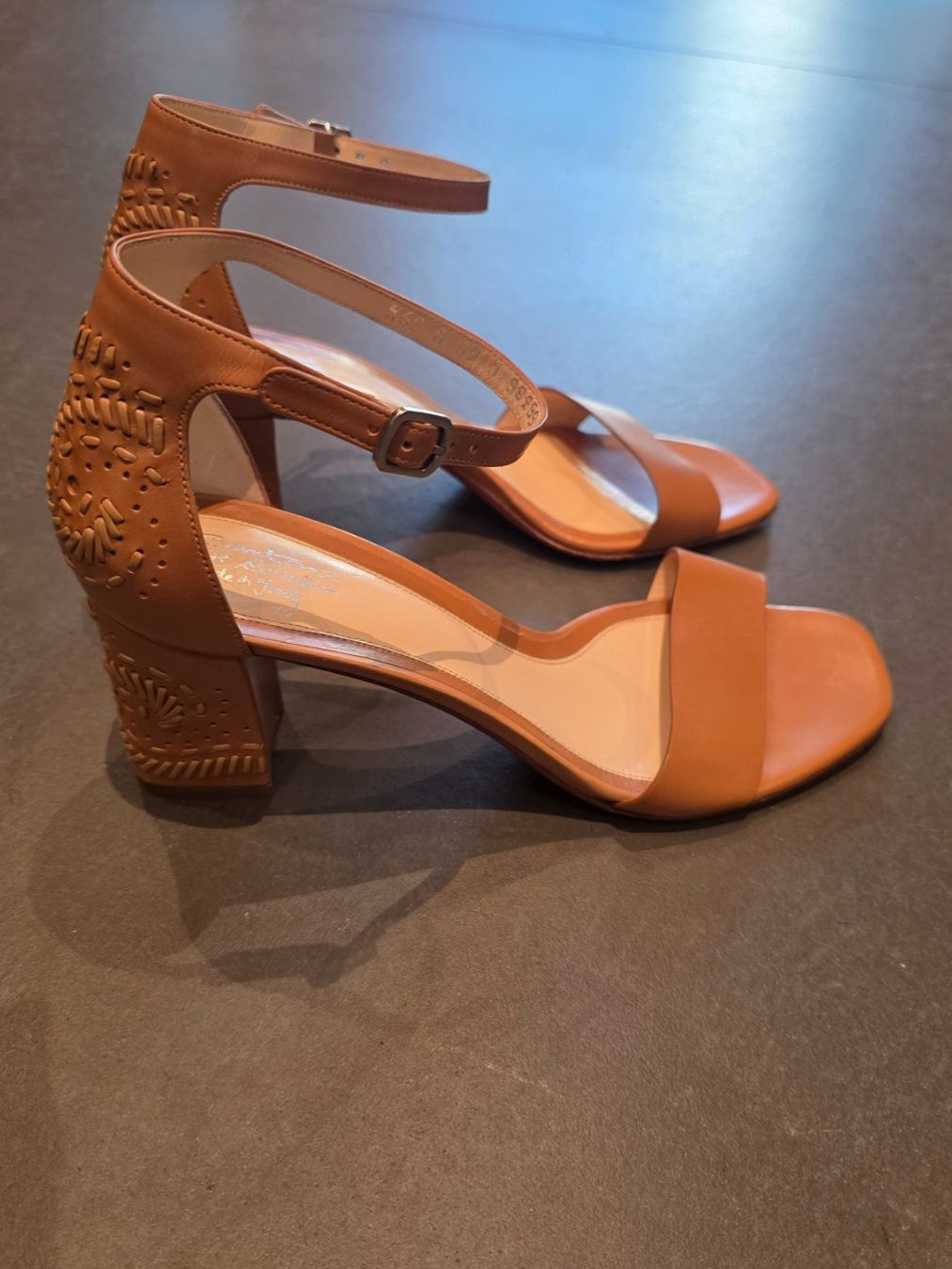 Santoni Damenschuhe: Santoni Calypso Sandale – Gebraucht aus Zürich von ANU-AnimalsNeedUs 3