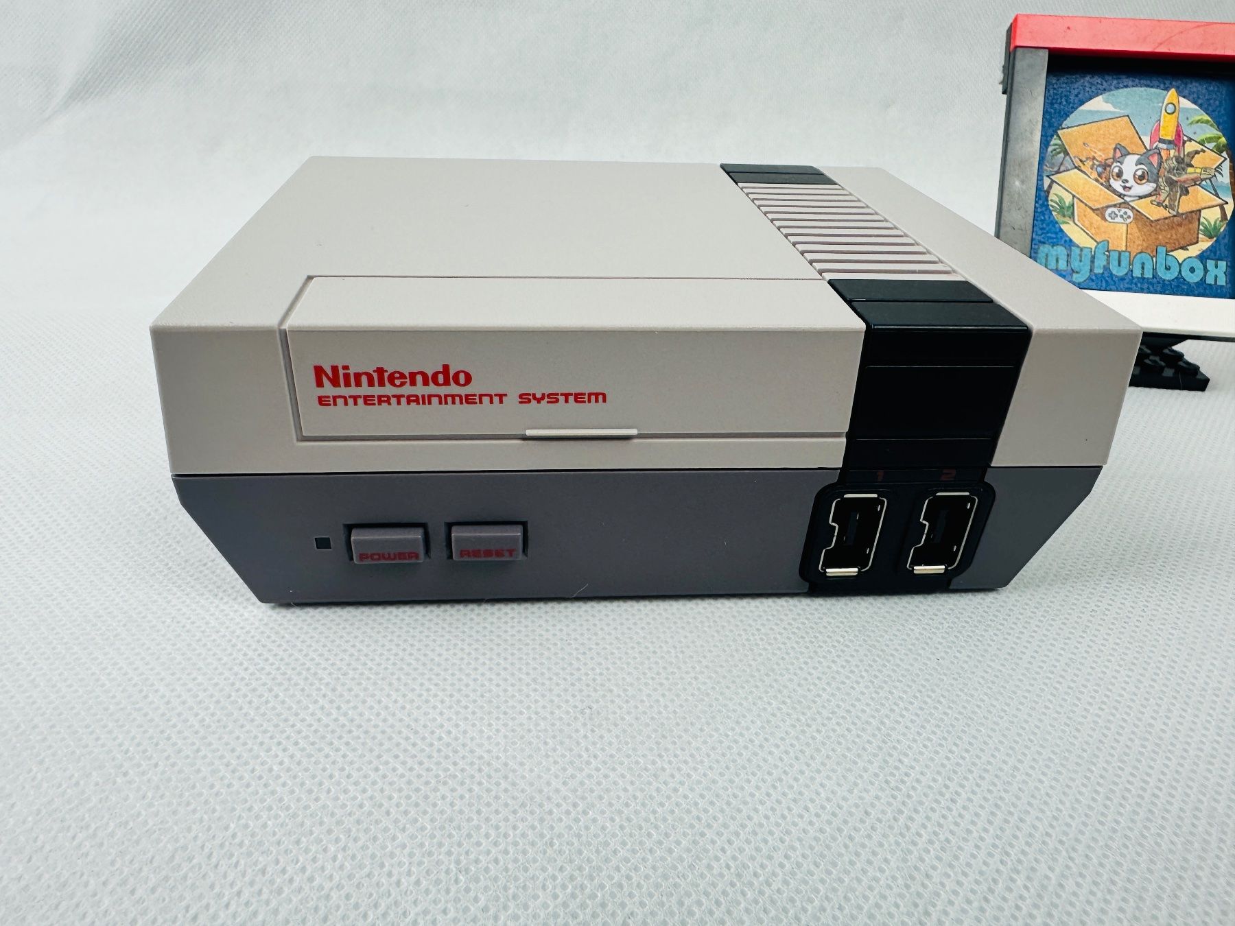 Nintendo Console: Nintendo NES Classic mini mit 2 Controllern – Usato da Kappel SO venduto da MyFunBox 1