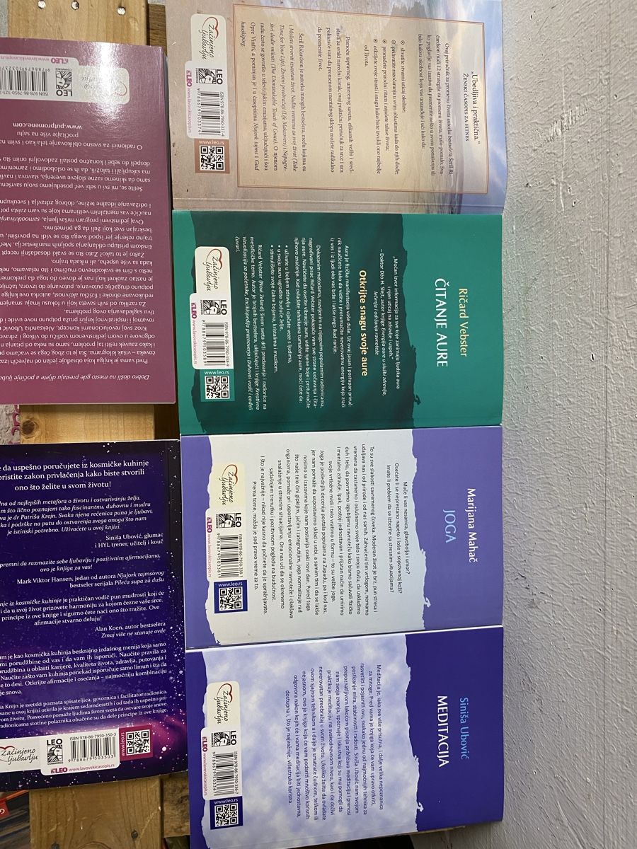 Libri: Meditations- und Yoga-Bücher-Set -Serbisch – Usato da Rapperswil SG venduto da meg_gh8h 1