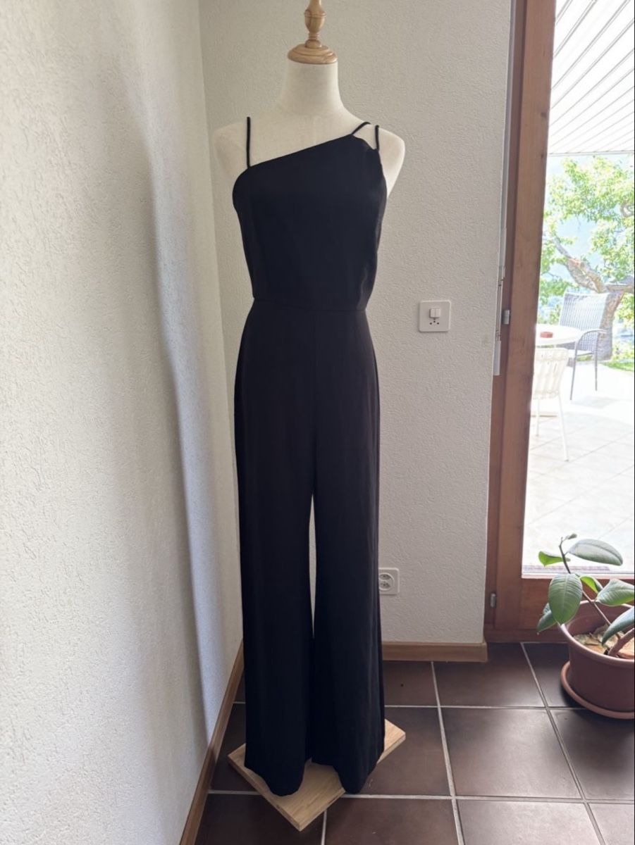 Tute: Mango Schwarzer Overall, Größe S/Combinaison noire, S – Nuovo e nell'imballaggio originale da Veyras venduto da ValClasse