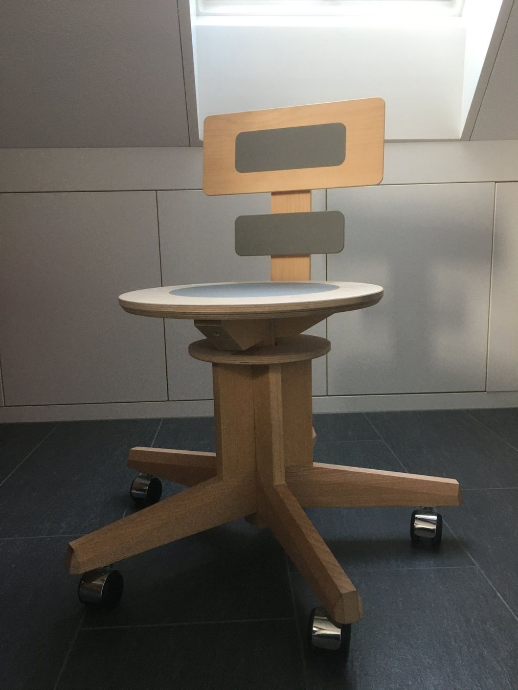 Sedie: Bürostuhl aus Holz mit Rollen – Nuovo (secondo la descrizione) da Neukirch (Egnach) venduto da Crank2 7