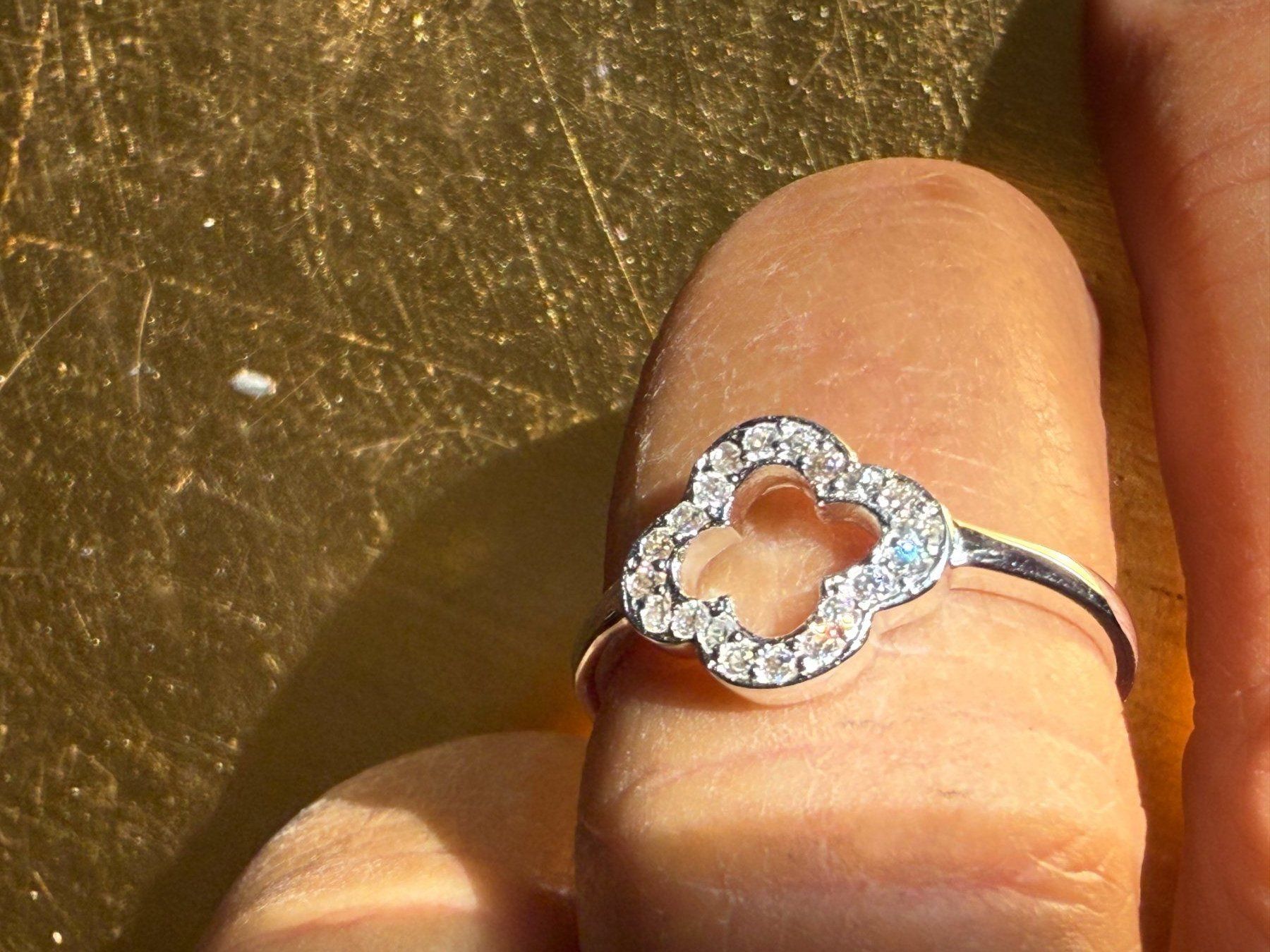 Ringe: Schöner  925 SilberRing mit Zirkonia – Neu (gemäss Beschreibung) aus Maienfeld von Cmicky 1