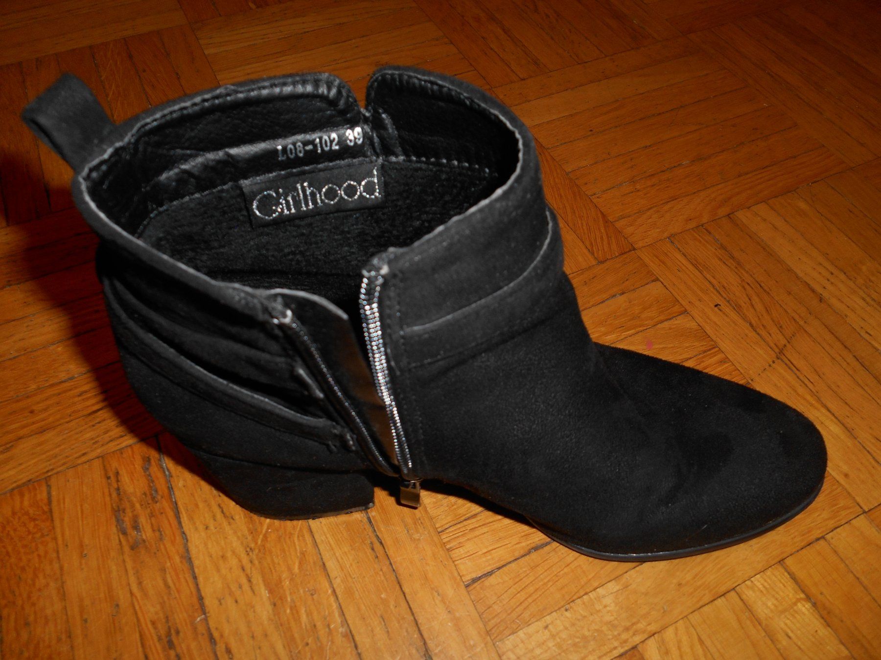 Scarpe da donna: Bottines noires – Usato da La Sarraz venduto da Mbeatles 5