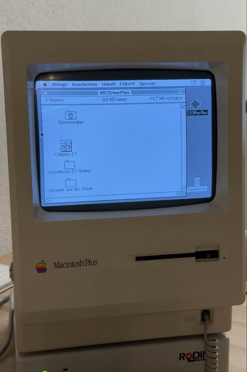 Apple PC: Apple Macintosh Plus mit 20 MB Harddisc und Tasche – Usato da Thalwil venduto da mabara42
