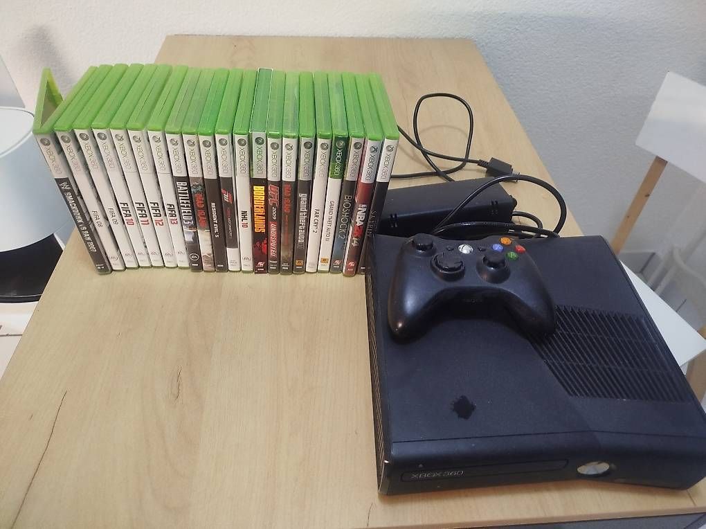 Microsoft Konsolen: Xbox 360 Slim + Controller + 20 Spiele – Gebraucht aus Olten von RiRo92 1