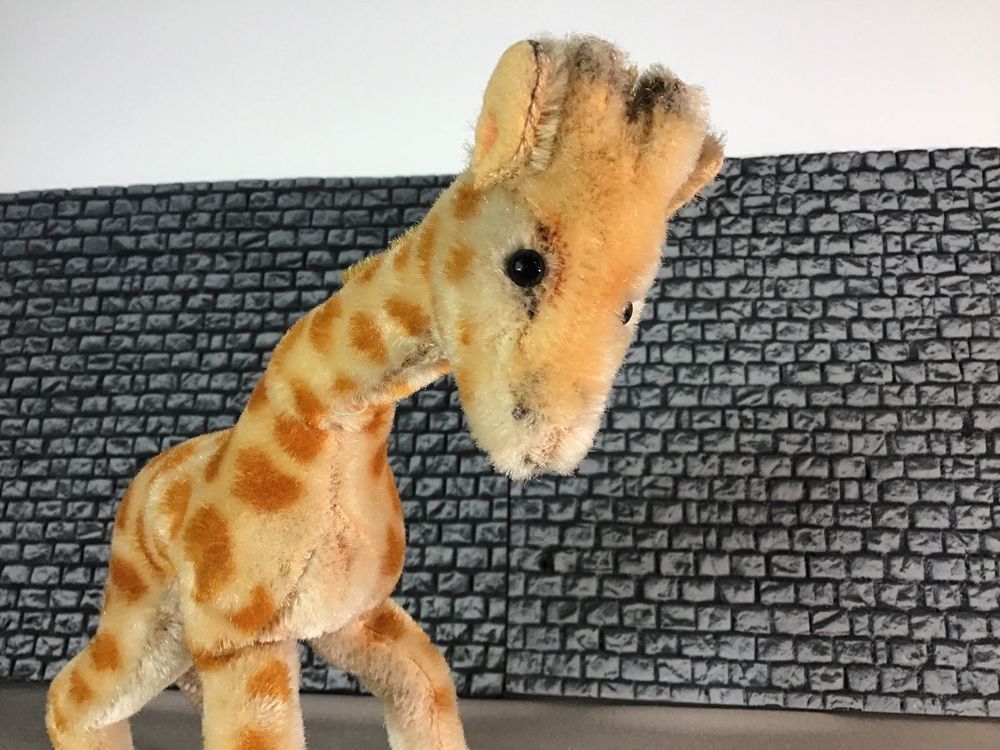 MGM 387007 Tierfigur – Baby-Giraffe Groß, 7x11 Cm – Sammelfigur Aus Der „Tiere Der Erde“ Kollektion