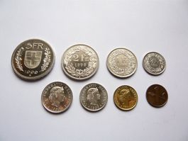 SERIE PIECES 1999 SUPERBE ET COMPLETE (ENVOI EN SUISSE )