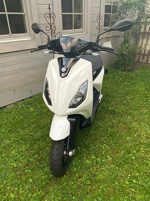 Veicoli elettrici: PIAGGIO 1 Active 60km/h, weiss – Usato da Gretzenbach venduto da Jpaustralia