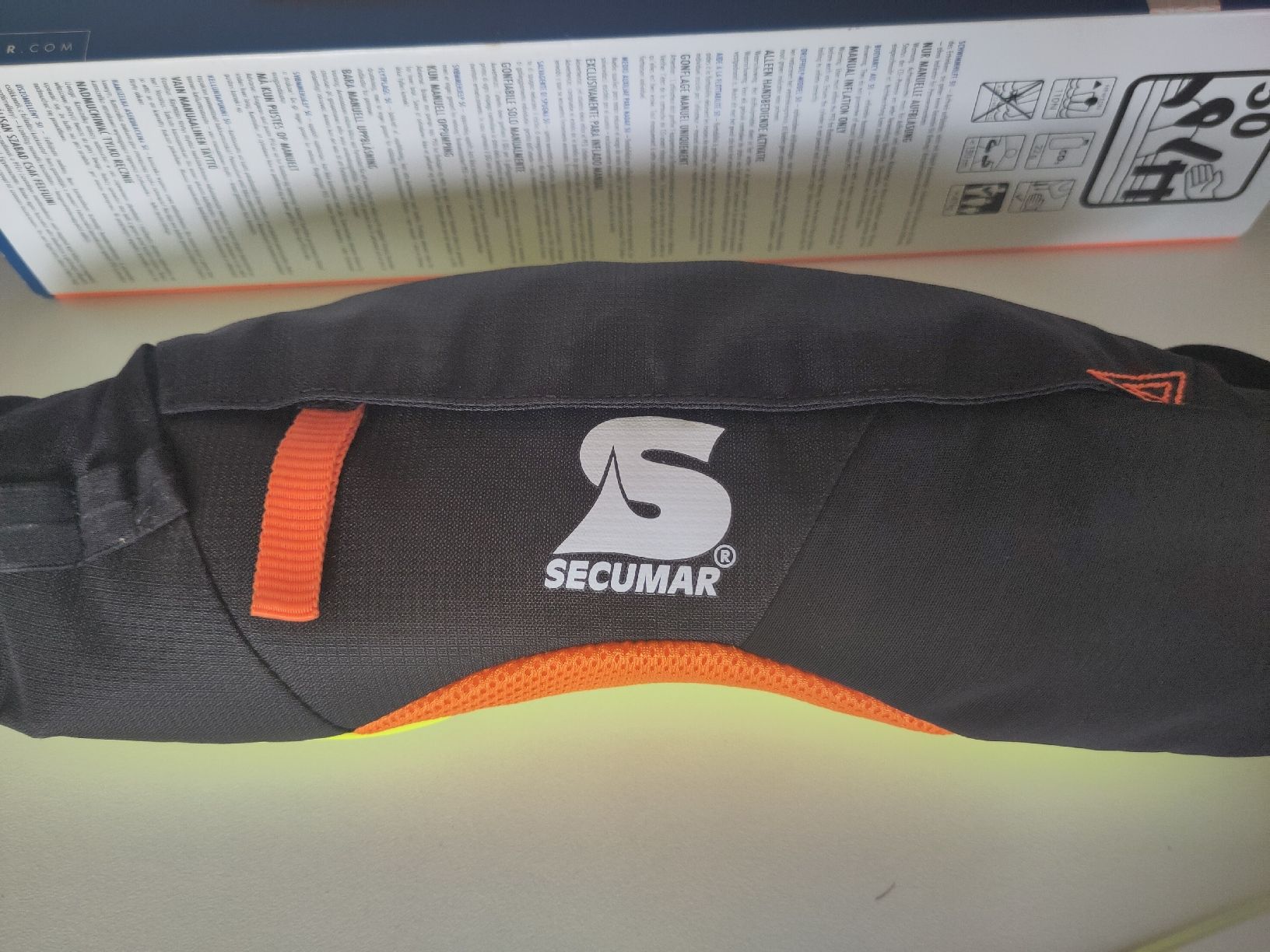 Secumar Giubbotti di salvataggio: Secumar Schwimmweste Free 100 neuwertig – Nuovo (secondo la descrizione) da Hinterkappelen venduto da chronos26 2