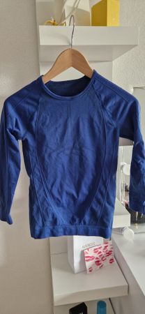 Blaues Sportoberteil, Funktionsshirt, Grösse 34