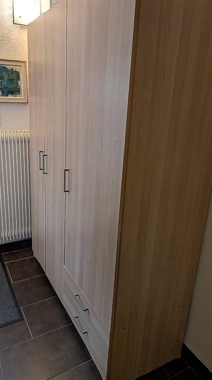 Schränke: Kleiderschrank GRATIS – Gebraucht aus Bern von promo-center 1