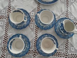 Servizio da tè antico inglese: 5 tazze con piattini