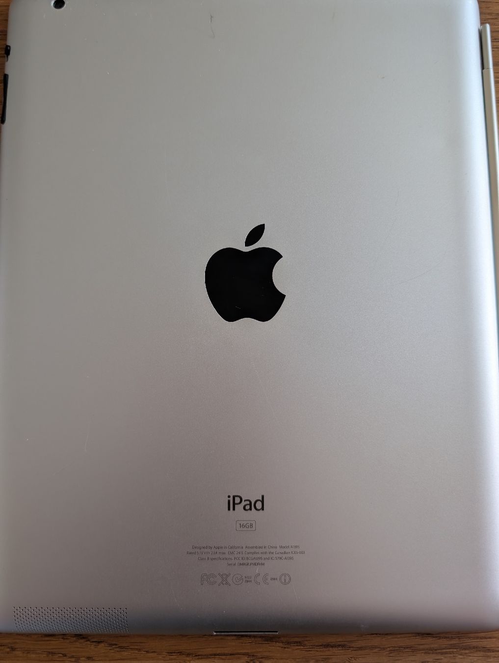 Apple Tablet PC: iPad 2 16GB mit Kabel und Hülle – Gebraucht aus Schaffhausen von RamonaPK 3
