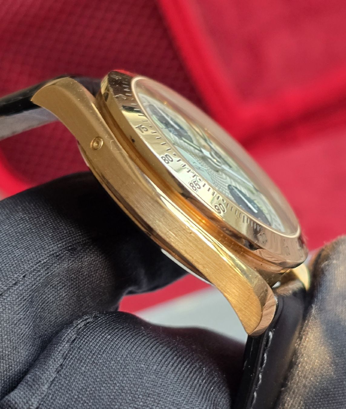 Omega Orologi: Omega Speedmaster Triple Date 18K Gold – Usato da Basel venduto da TimelessWanderer 7