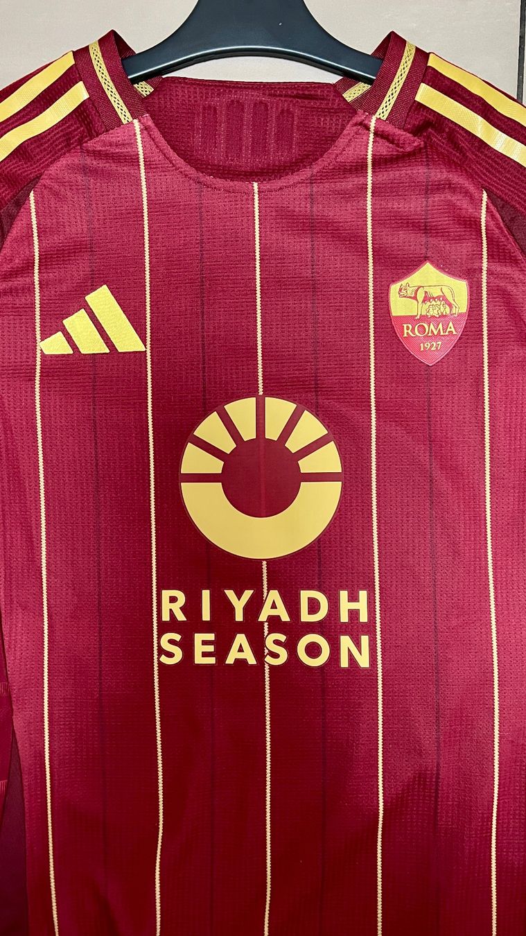 Adidas Leibchen & Hosen: AS Roma original Adidas – Gebraucht aus Grenchen von LupoGrigio13 1