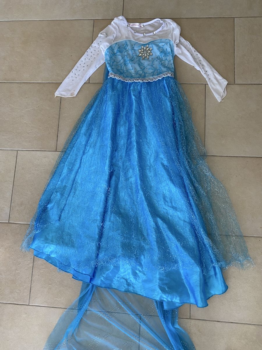 Costumi: Elsa von Eiskönigin Kleid Grösse 140cm – Usato da Grasswil venduto da pp7830