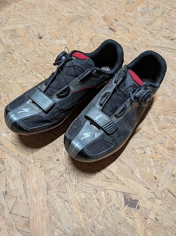 Scarpe da uomo: Rennvelo Schuhe Specialized  42 – Usato da Gipf-Oberfrick venduto da lekker-pindakaas