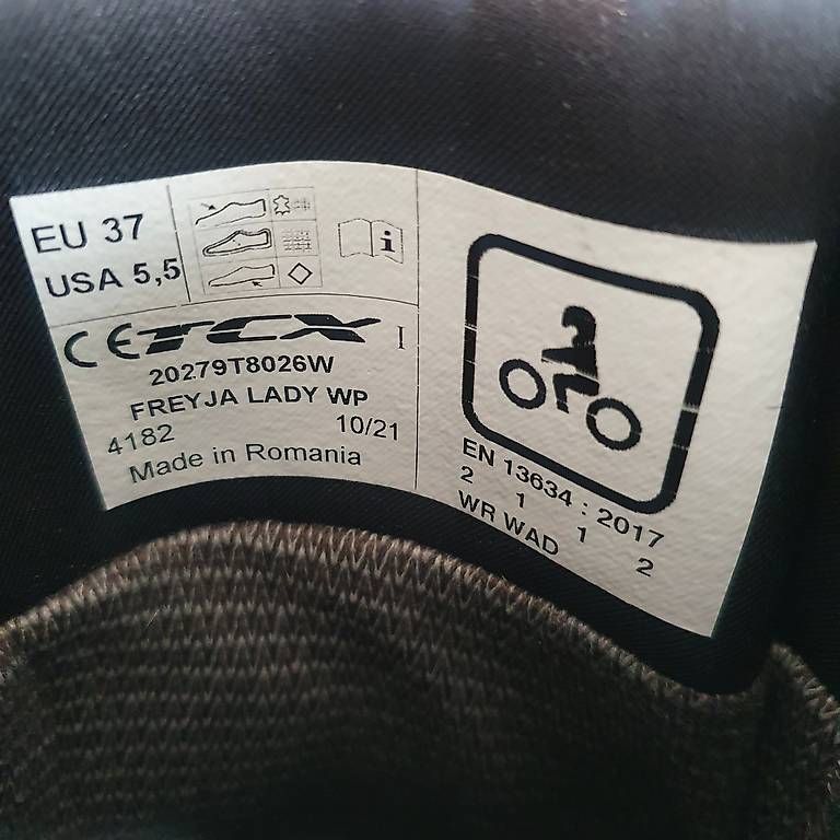 Scarpe da donna: Stivali da moto - Donna – Usato da Mendrisio venduto da Dade-xd 2