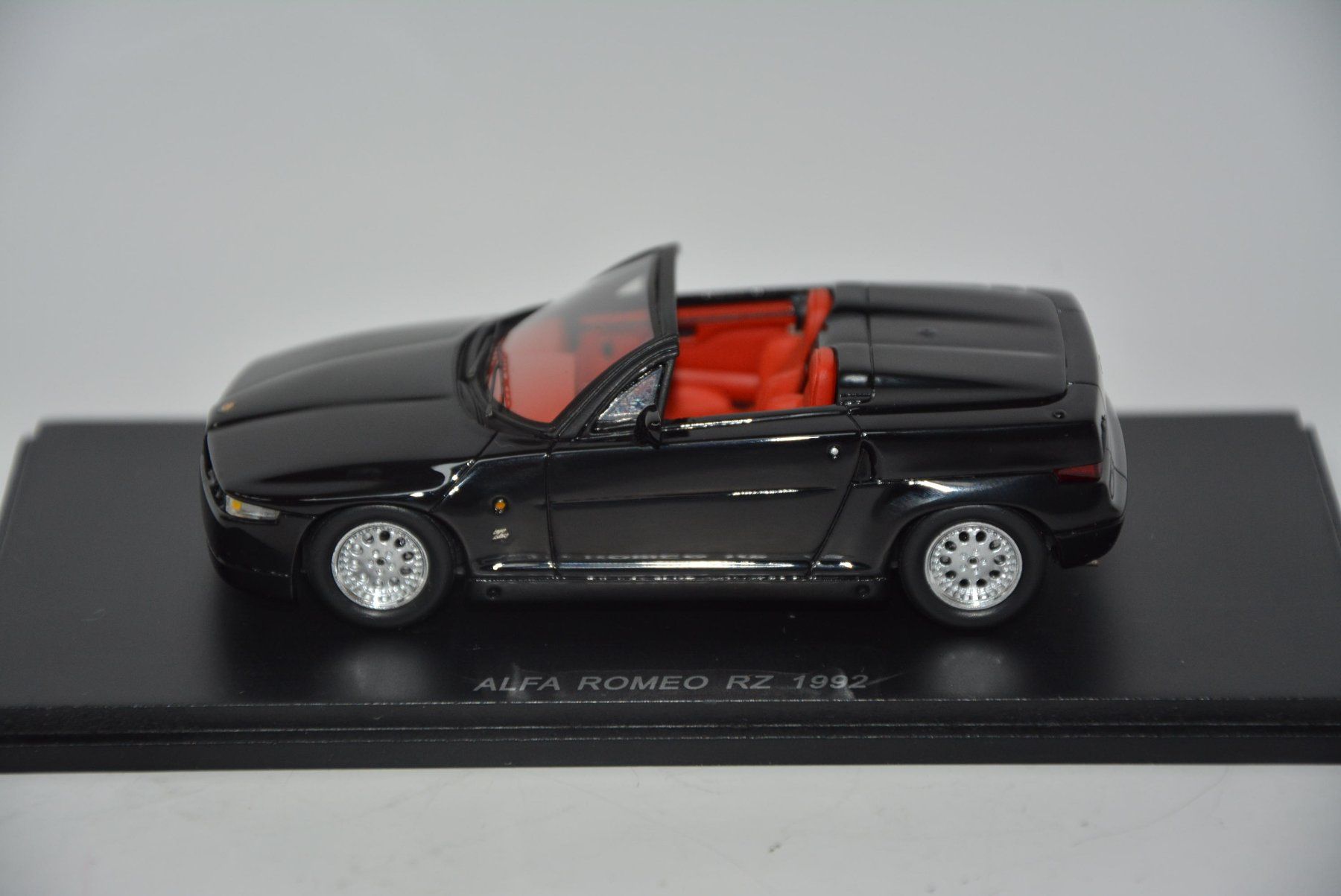 Alfa Romeo Modellini d'auto: Alfa Romeo RZ 1982 , Spark , 1:43 – Nuovo e nell'imballaggio originale da Goldach venduto da Feivel9 1