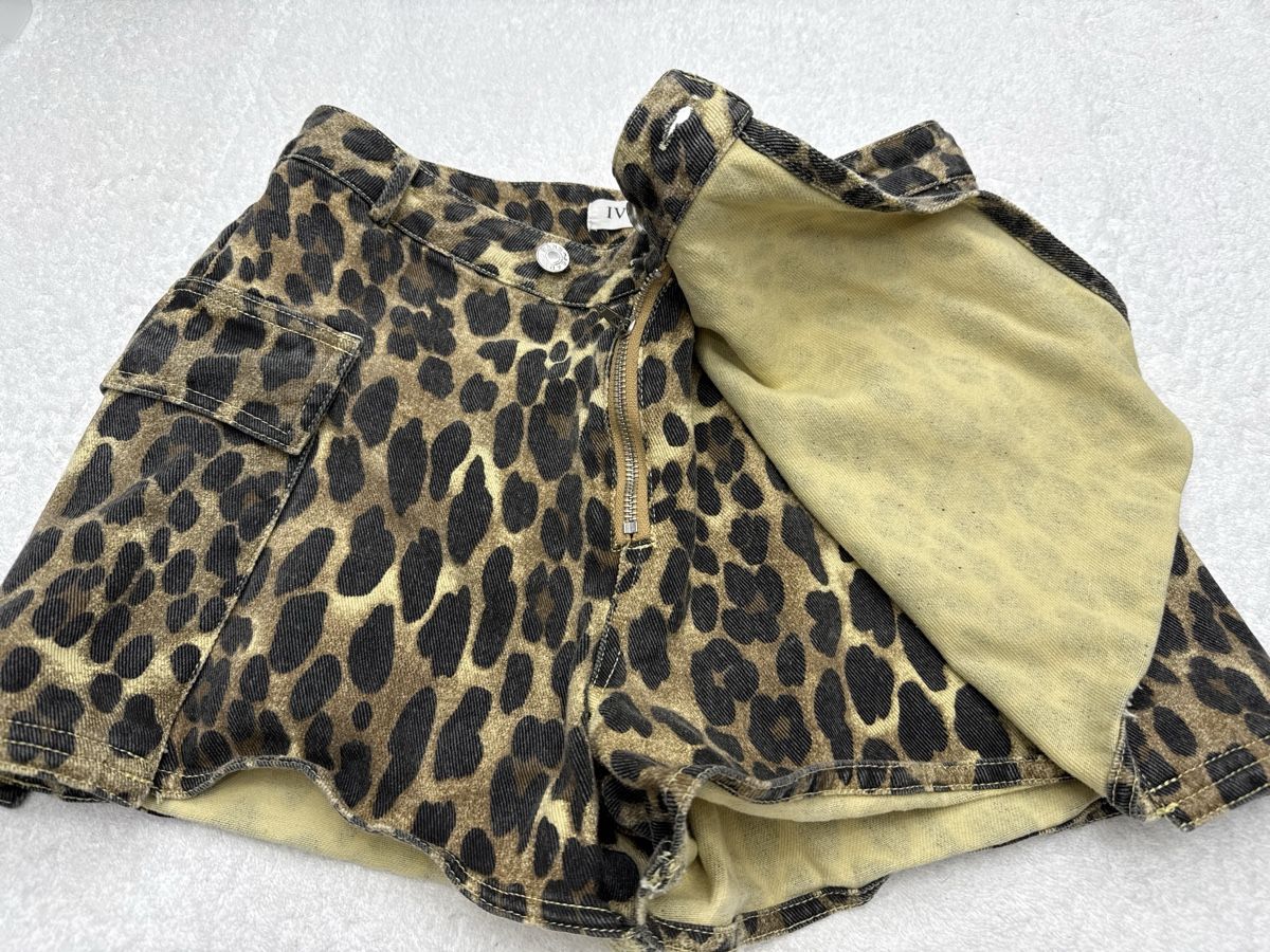 Pantaloni: Jupe Short Imprimé Léopard Taille L État Neuf – Nuovo (secondo la descrizione) da Chenens venduto da anasantos90 2