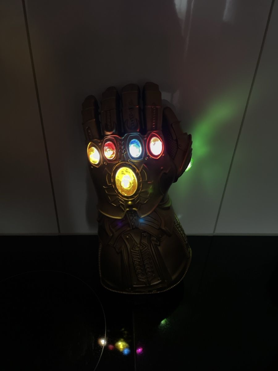 Marvel Statuette: MARVEL Thanos Infinity Handschuh LED leuchtend – Nuovo (secondo la descrizione) da Grenchen venduto da Leonardo29 3