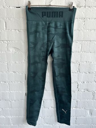 Dunkelgrüne Sport-Leggins von Puma / Gr. S