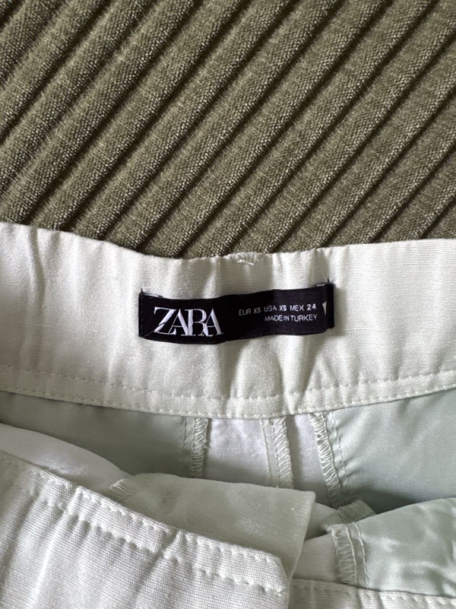 Zara Hosen: Zara shorts xs – Gebraucht aus Zürich von Lovelyperfumes 1
