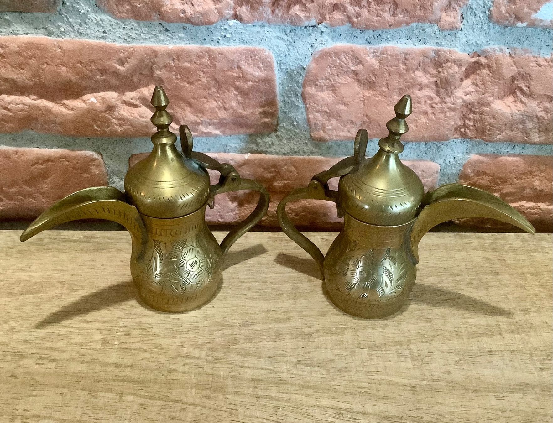 Teiere: Vintage Messing Dallah Kaffeekannen Set - Deko – Usato da Root venduto da ENGLAND-TREASURES 1