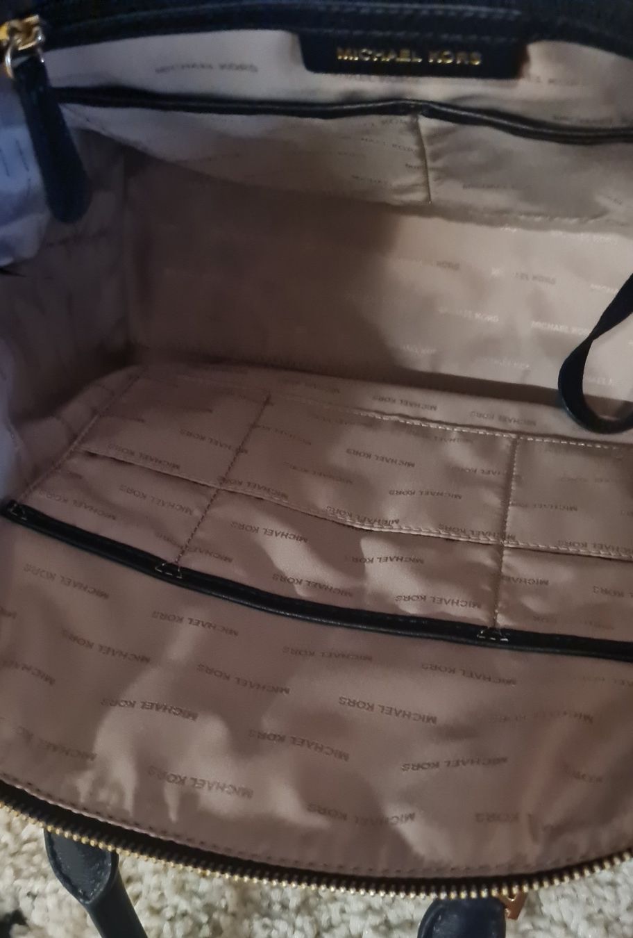 Michael Kors Taschen für Damen: Ledertasche Michael Kors in der Farbe admiral – Gebraucht aus Beinwil Freiamt von tafa8 8
