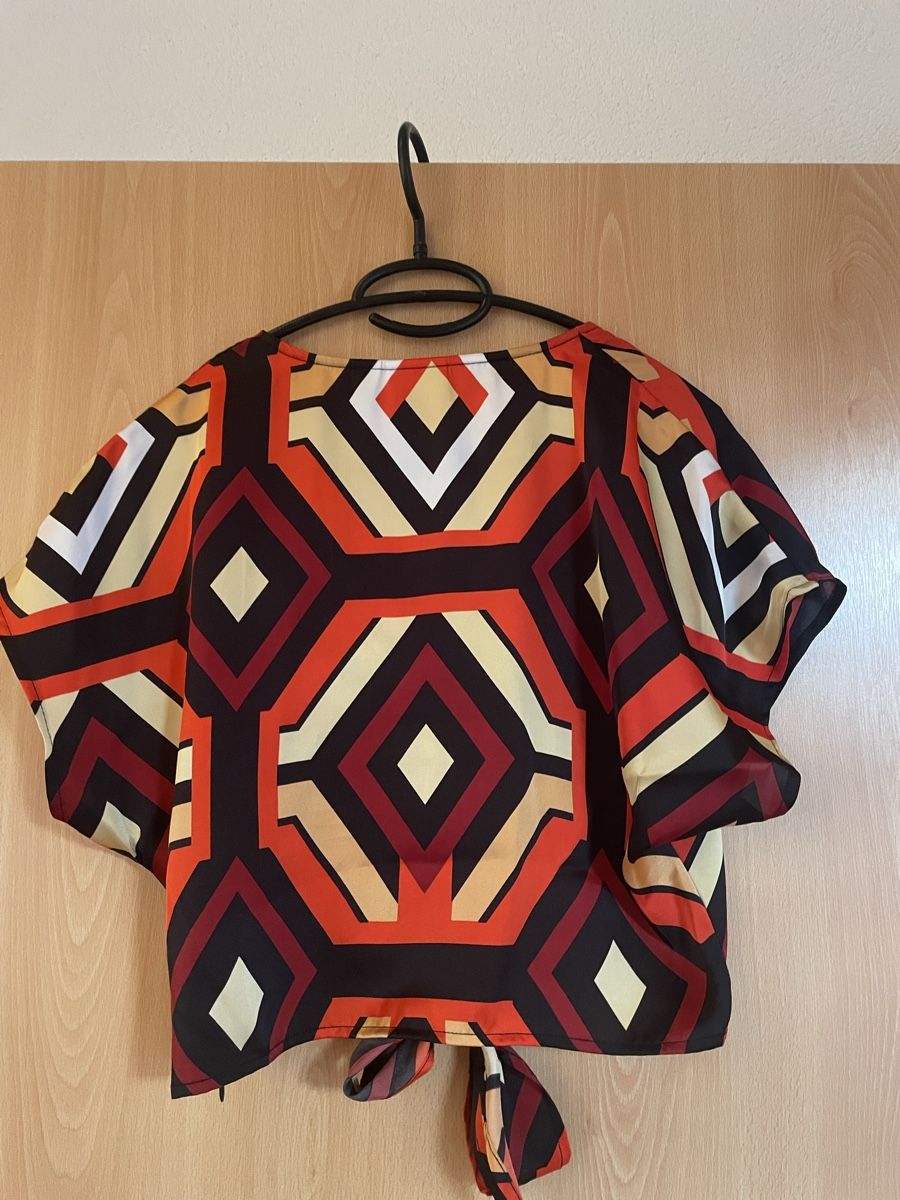 Vila Top: Top Vila coloré et chic T. 38 – Usato da Montmollin venduto da alexrey 1