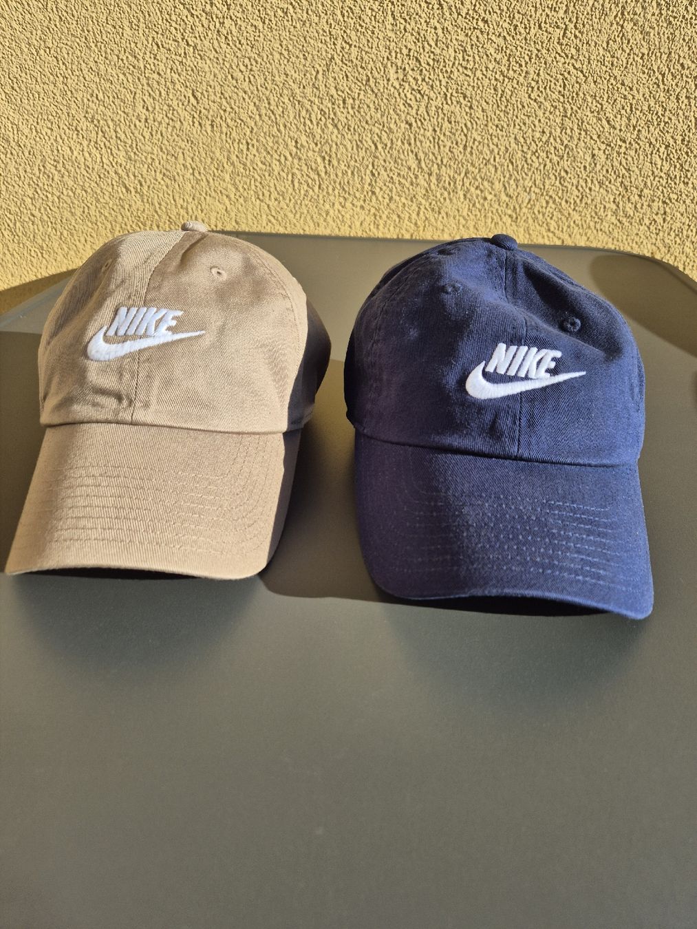 Nike Altro in  Abbigliamento & Accessori: 2xCaps-Nike – Usato da Altstätten SG venduto da Shila8schwarz