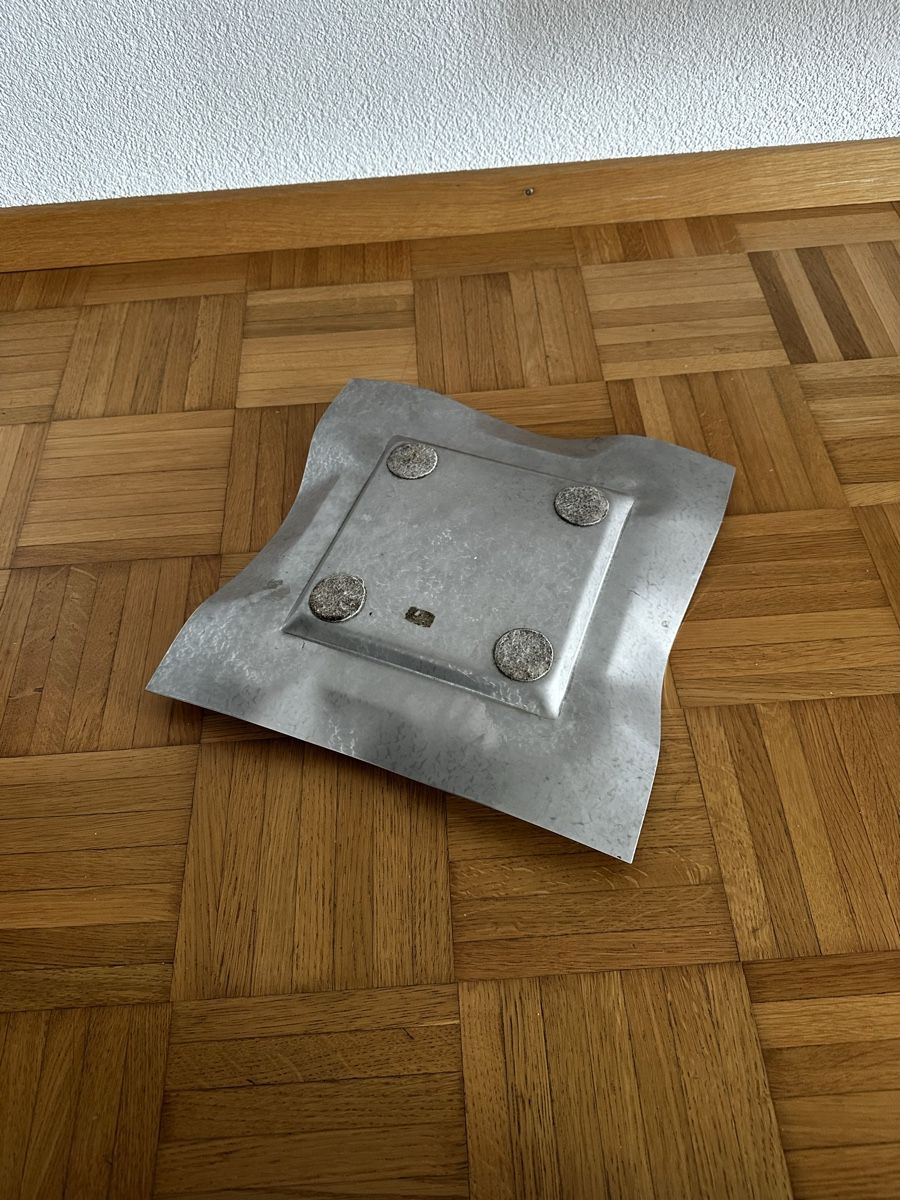 Schalen: Dekorative Metallschale, einzigartiges Design! 33x33 cm – Gebraucht aus Wil SG von millass 2