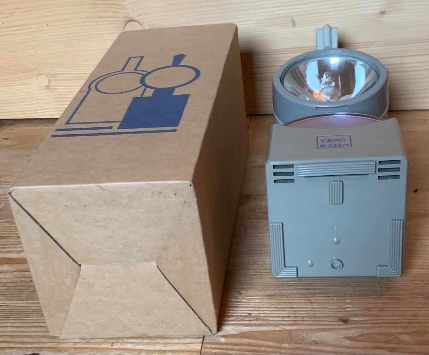 Schweizer Armee Lampen: Handlampe der CH Armee in Originalverpackung – Neu (gemäss Beschreibung) aus Goldingen von Bergler012 5