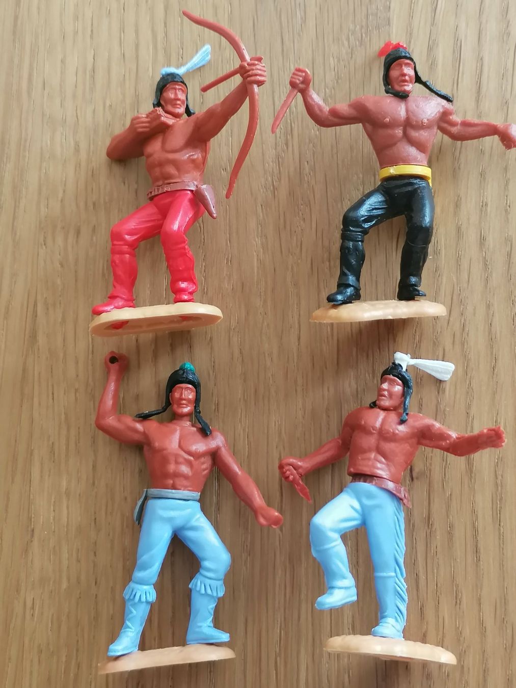 Timpo Figuren: Timpo Toys - Indianer 4 Stk. – Gebraucht aus Basel von vintagecollector