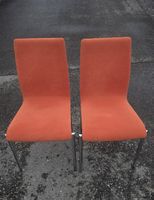 2 Stühle von Willisau mit orangefarbenem Bezug.Top!