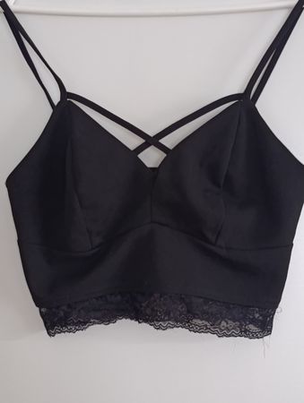 Top schwarz mit Spitzen Gr. 40 NEW LOOK